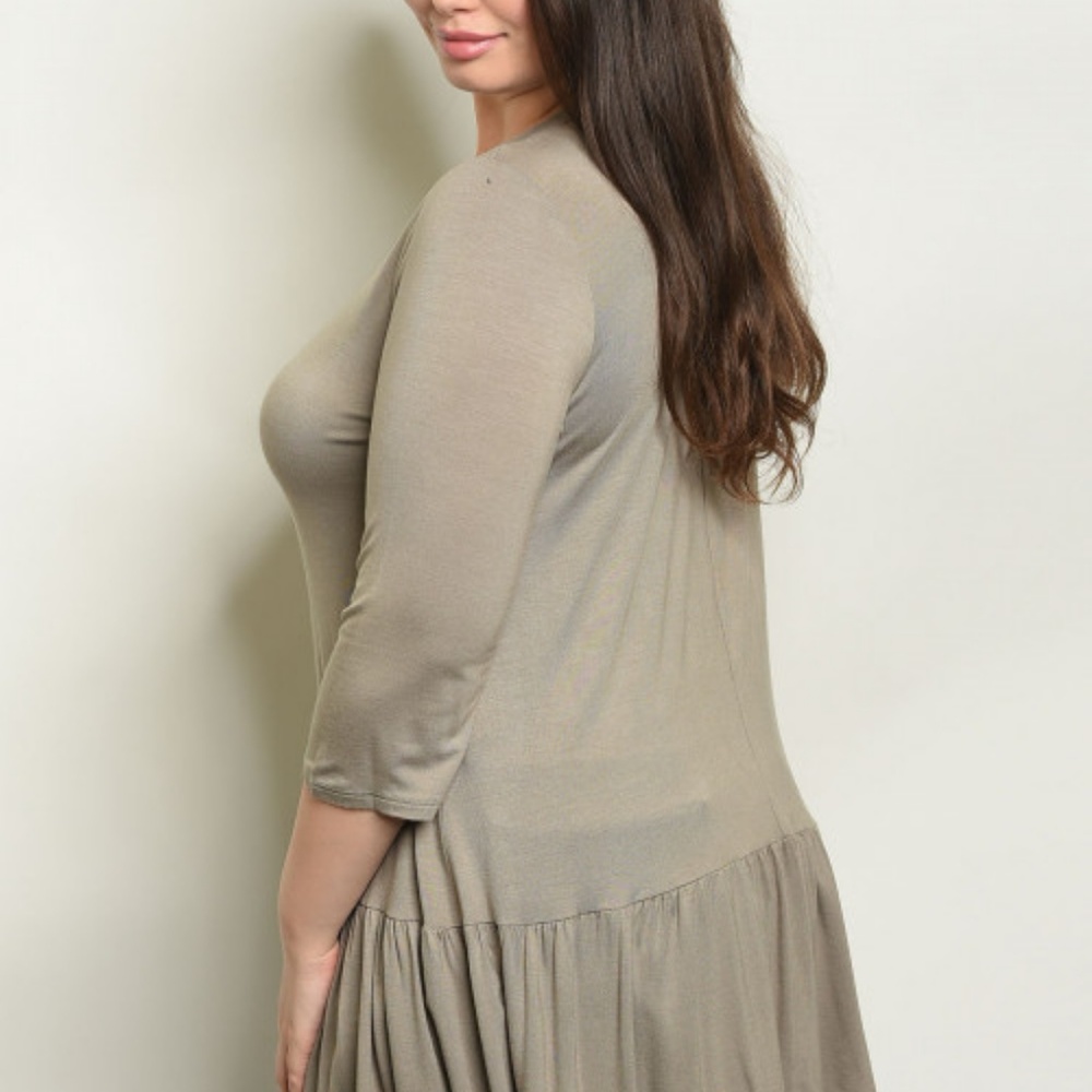 OLIVE PLUS SIZE TOP - Picture 2 of 2